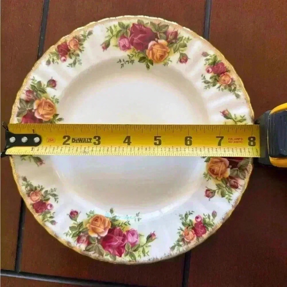 Vintage Royal Albert china set - Picture 6 of 13